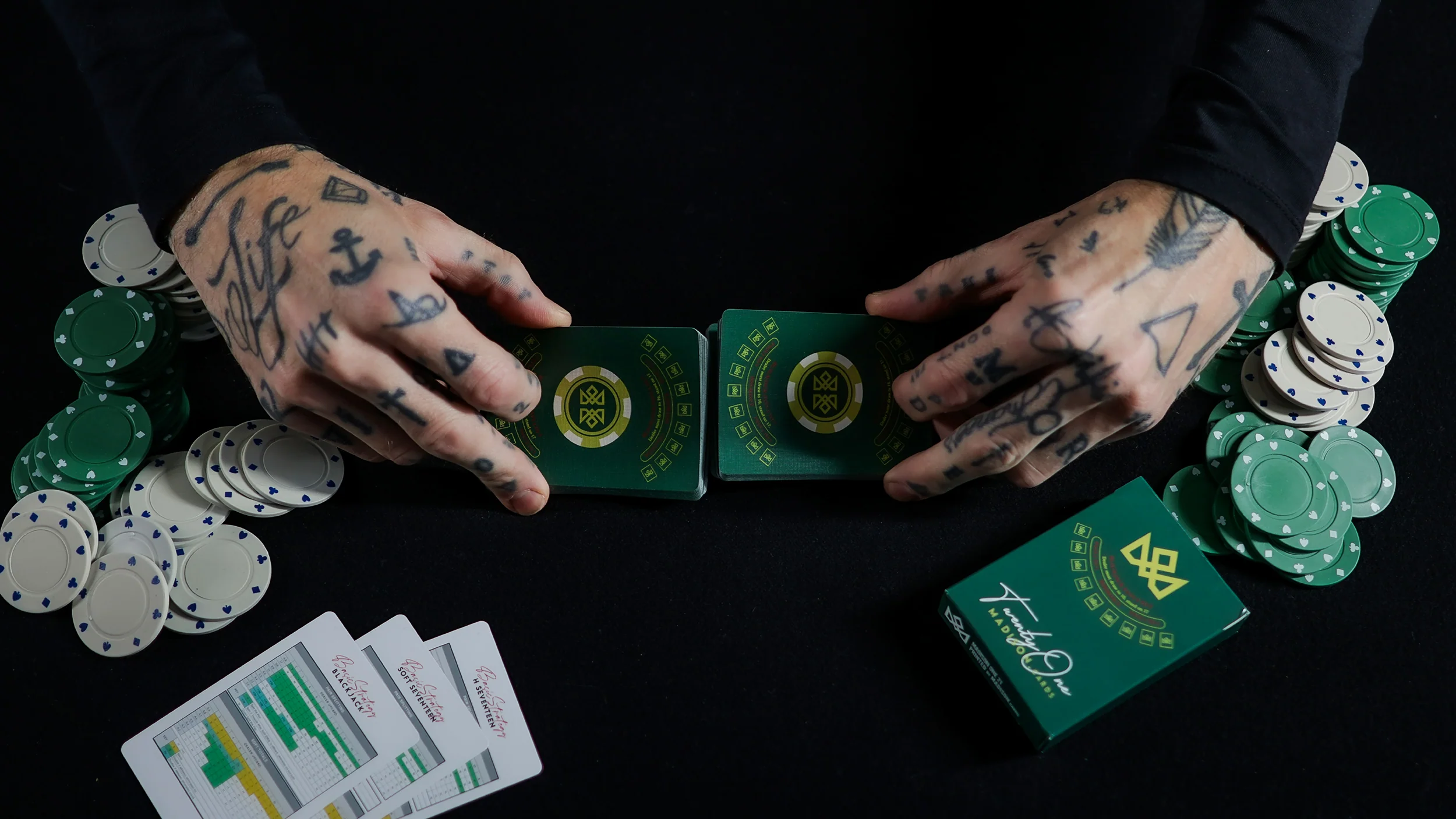 21 BLACKJACK Playing Cards - Image 34