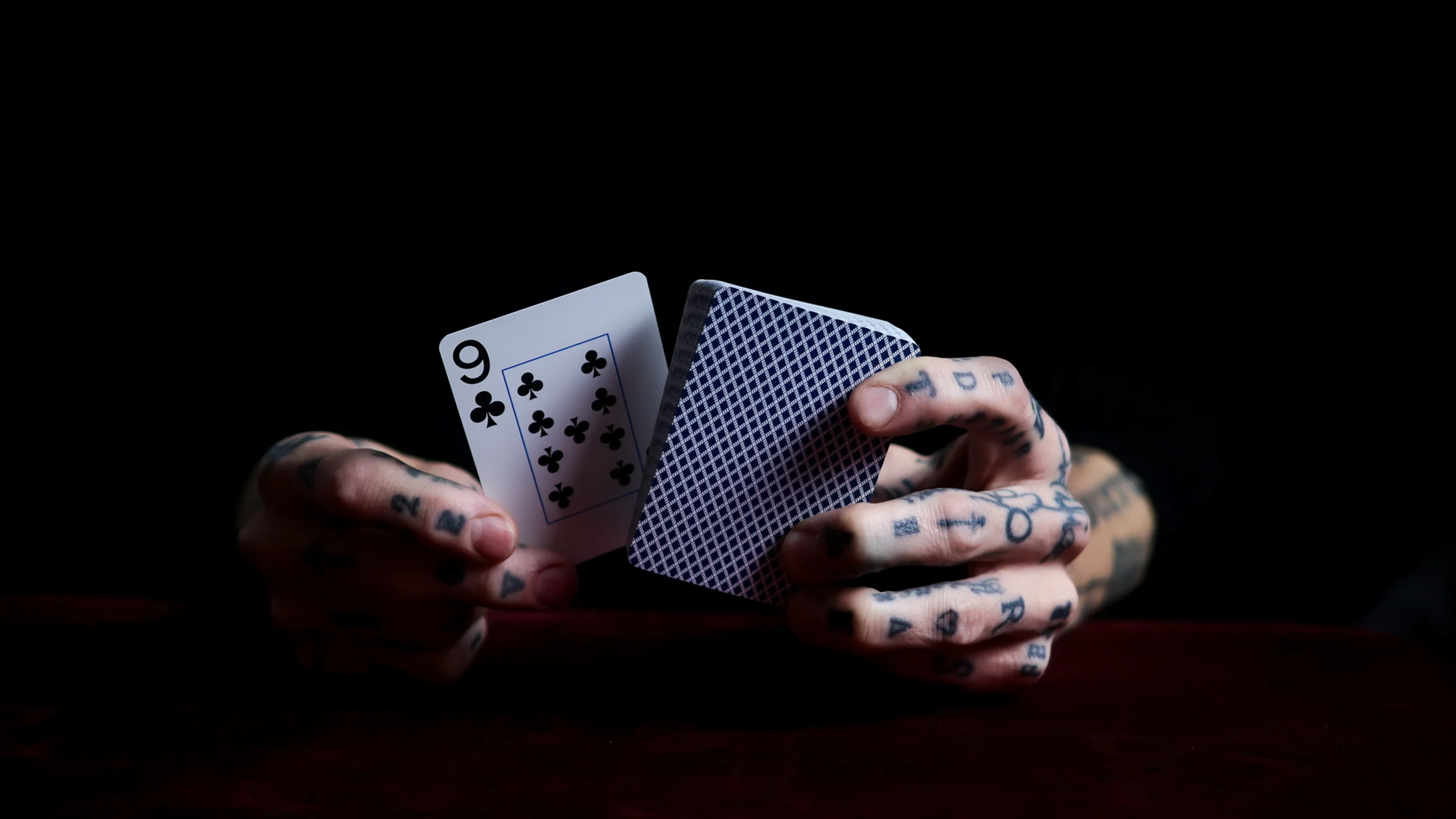 BEE Playing Cards - JUMBO INDEX - RED / BLUE - Image 4