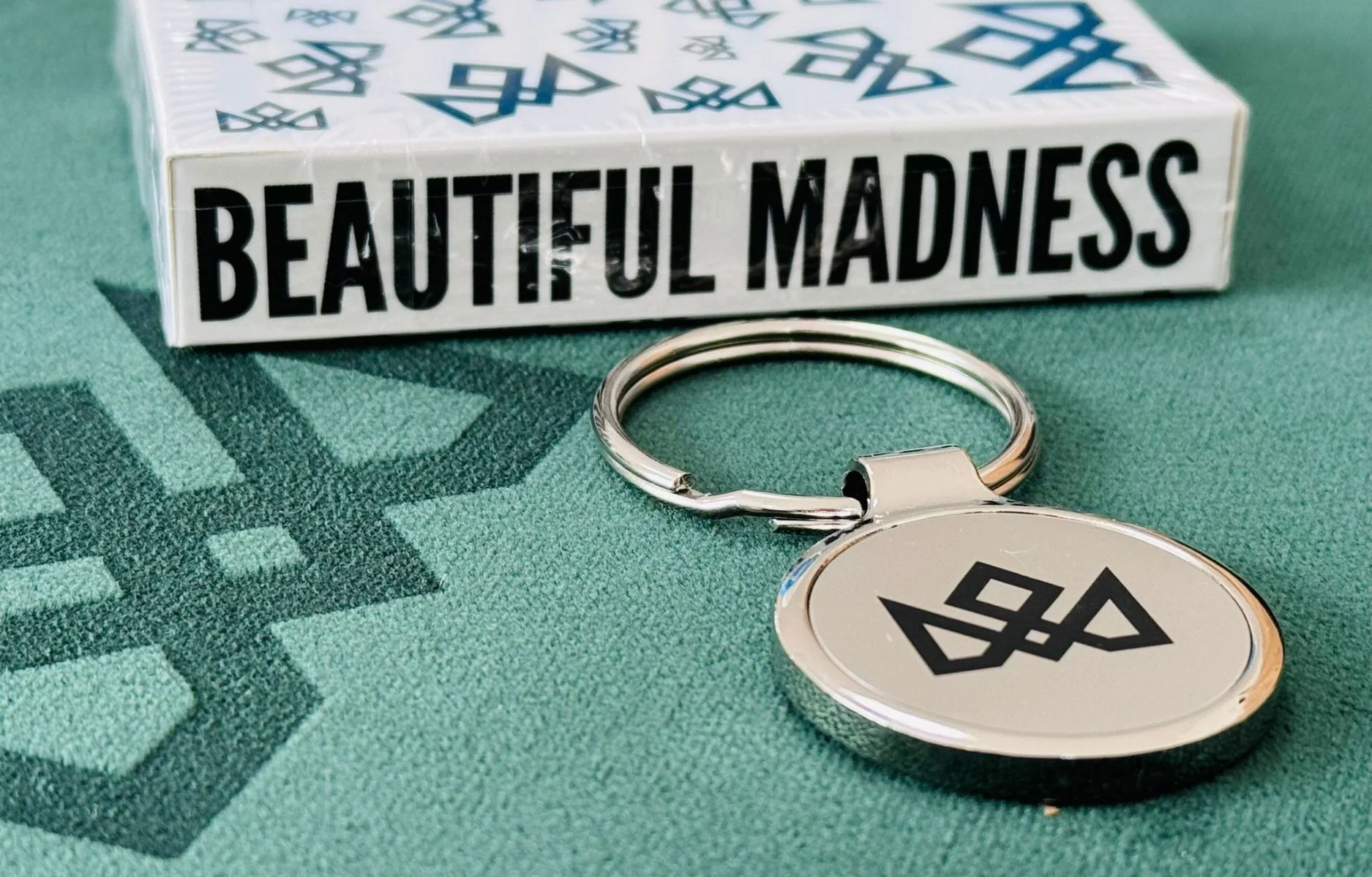 MADISON SHINER KEYRING - Silver Edition - Image 6
