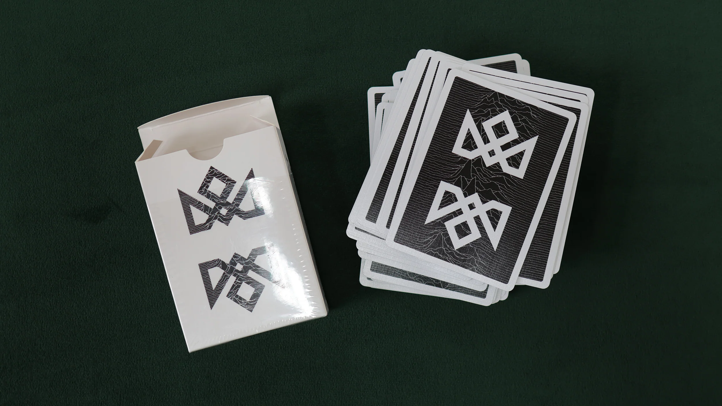 UNKNOWN ACOLYTES Playing Cards - Image 14
