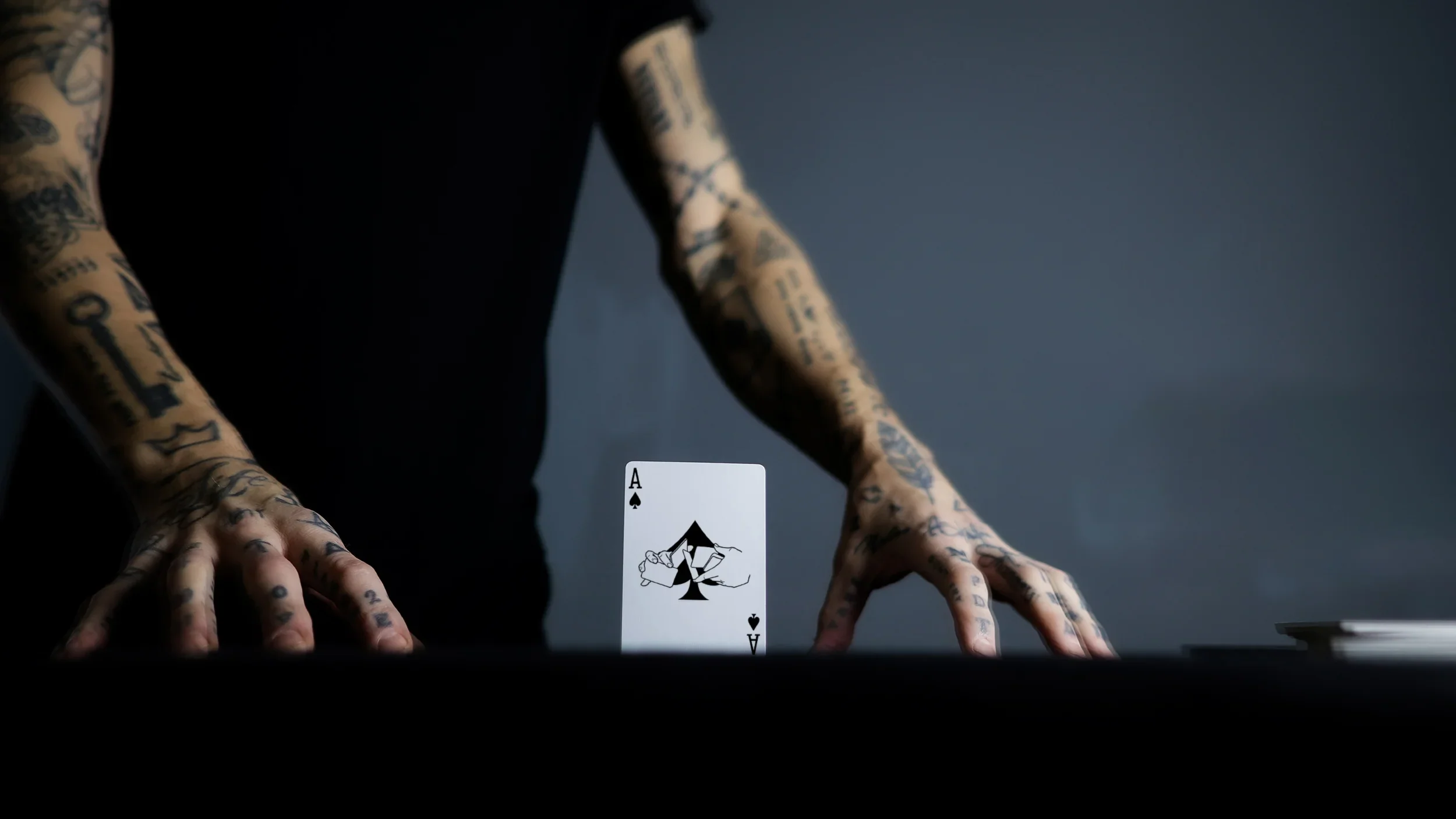 SHUFFLE Playing Cards by Steven Frayne - Image 6