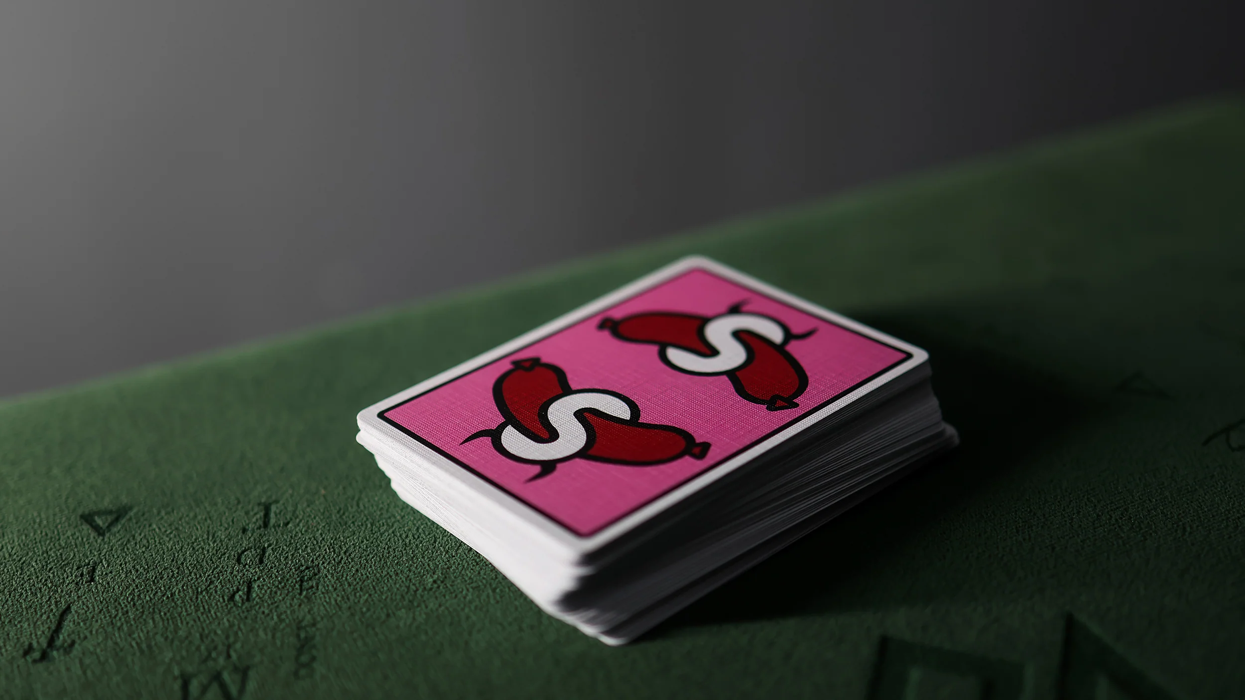 SUZAN SAUSAGE Playing Cards - Image 44