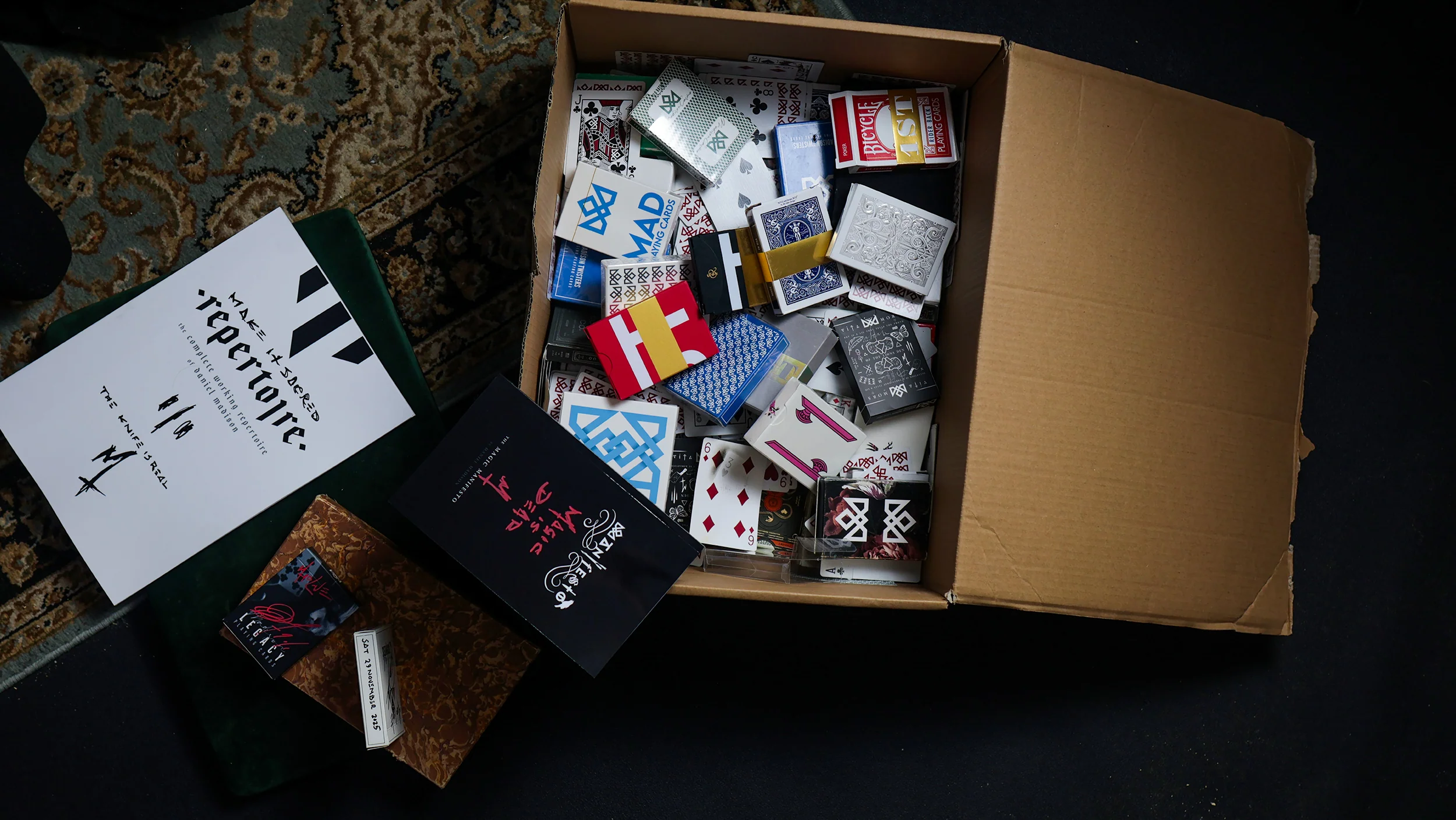 The MADISON ONE MAD BOX - Image 2
