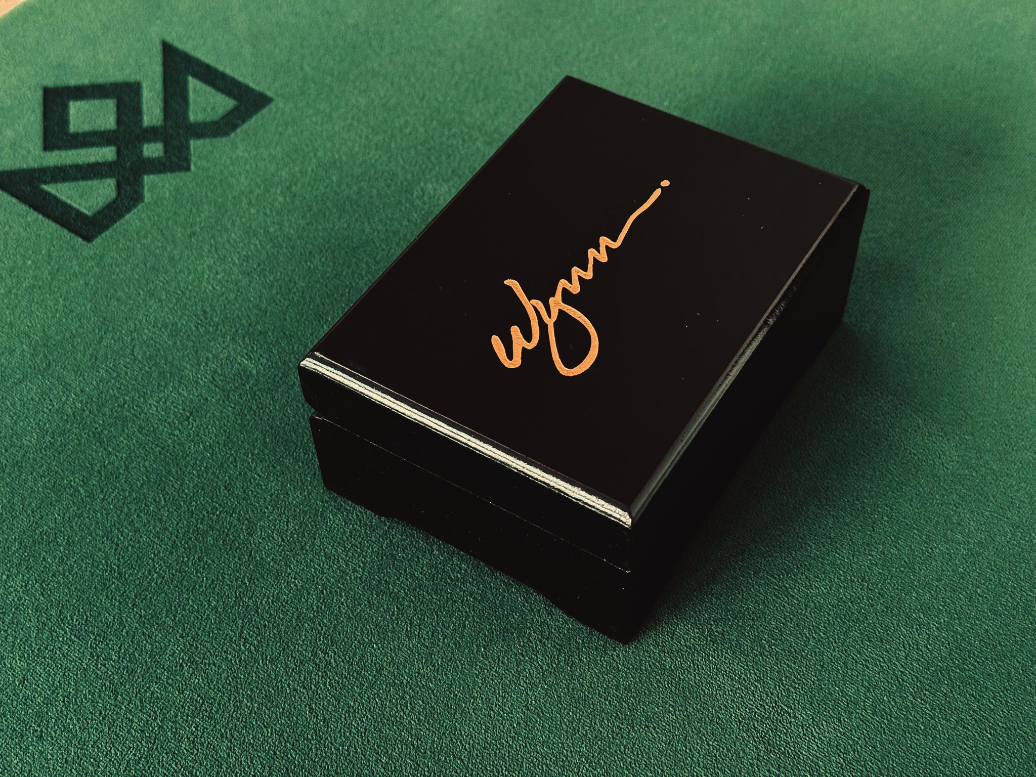 WYNN Limited Edition Playing Cards (Gold/Black) - Image 2